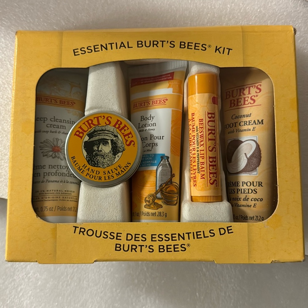 3/$20 - Burt's Bees Essential Everyday Beauty Gift Set